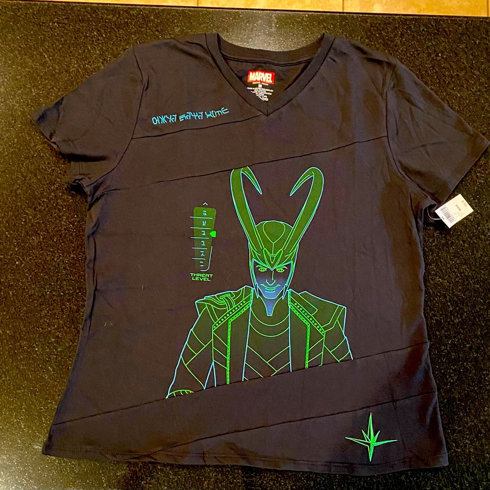 NWT Marvel Loki Golden Horns Black T-Shirt V-neck Short Sleeve Size Medium